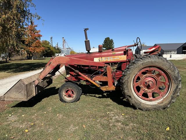 Image of International Harvester 400 equipment image 3