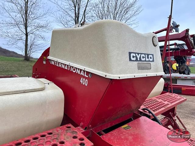 Image of International Harvester 400 Cyclo equipment image 1