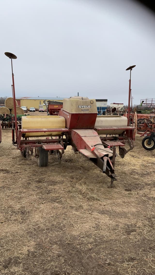 Image of International Harvester 400 Cyclo equipment image 2