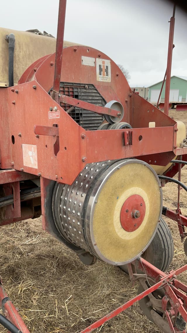 Image of International Harvester 400 Cyclo equipment image 1