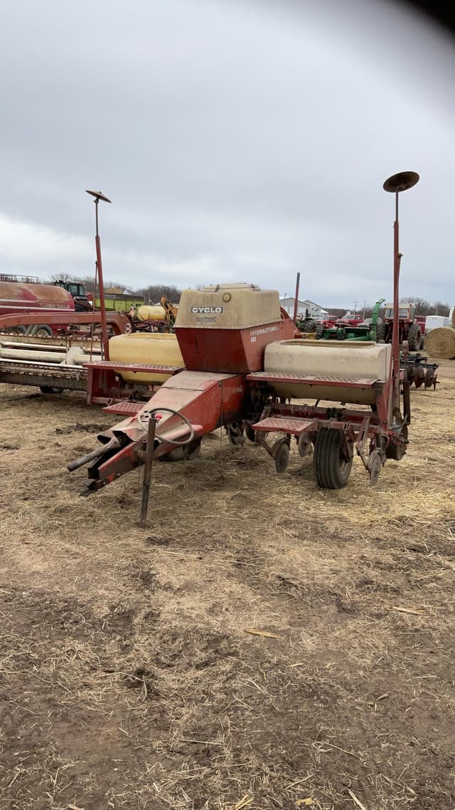 Image of International Harvester 400 Cyclo equipment image 3