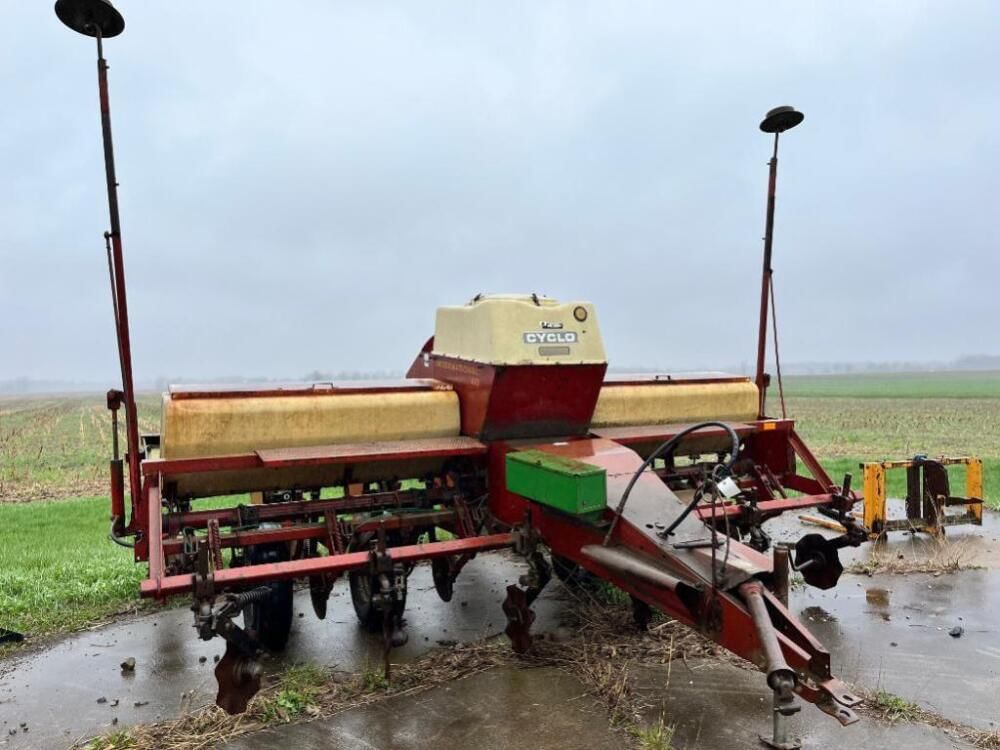 Main image International Harvester 400