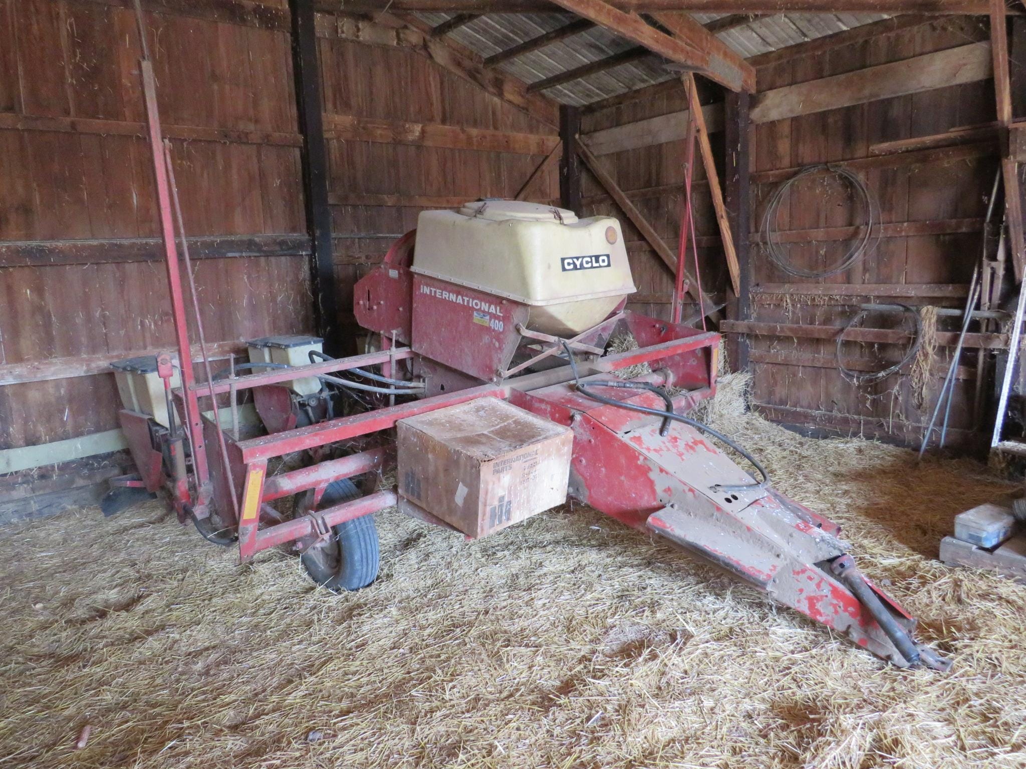 International Harvester 400 Cyclo Equipment Image0