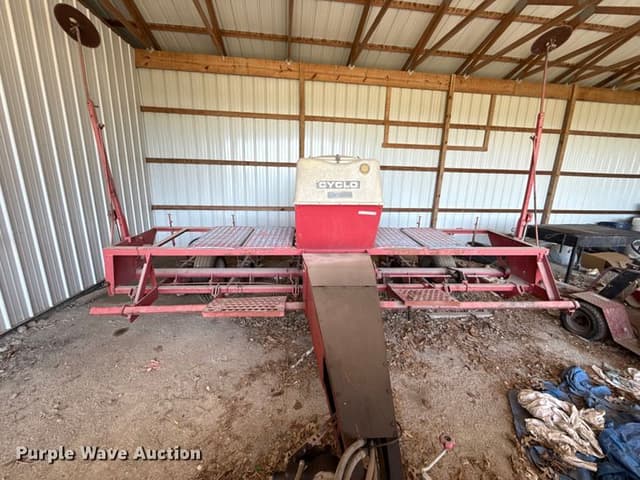 Image of International Harvester 400 Cyclo equipment image 1