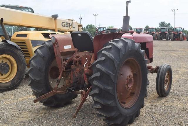 Image of International Harvester 404 equipment image 2