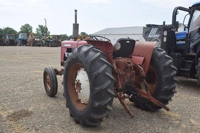 Image of International Harvester 404 equipment image 1