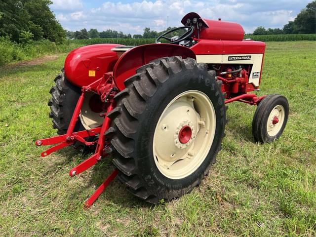 Image of International Harvester 404 equipment image 2