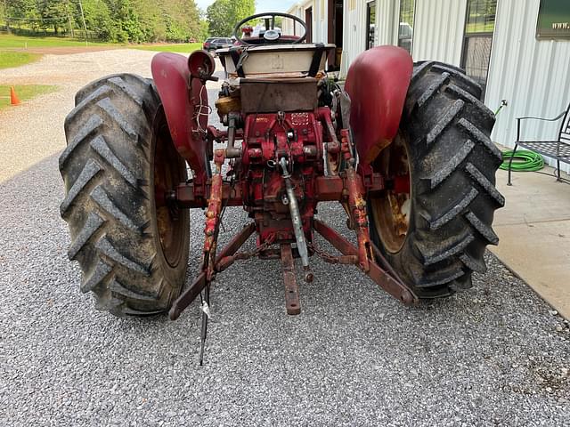 Image of International Harvester 404 equipment image 4