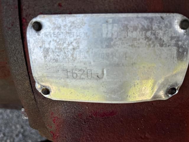 Image of International Harvester 404 equipment image 2