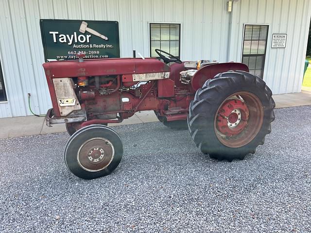 Image of International Harvester 404 equipment image 1