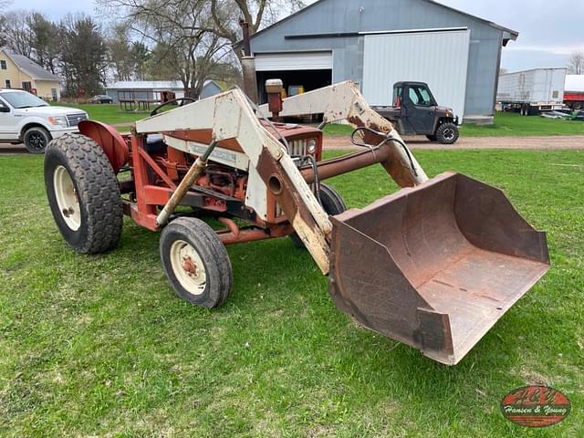 Image of International Harvester 404 equipment image 4