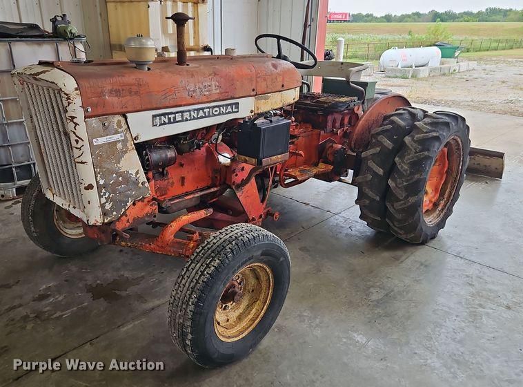 International 404 Equipment Image0