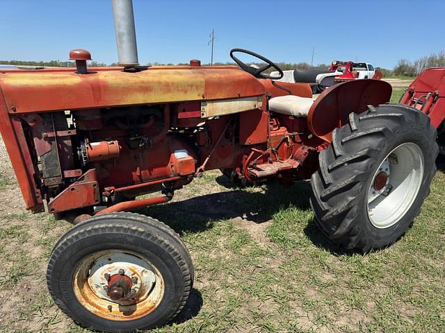 Image of International Harvester 404 equipment image 1