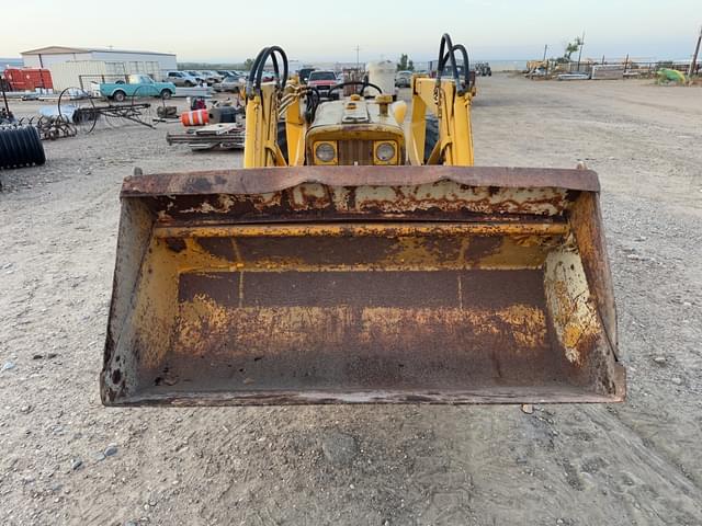 Image of International Harvester 404 equipment image 1