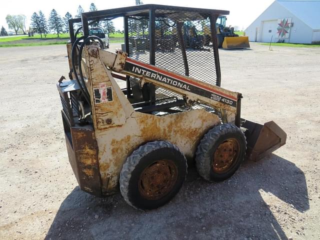 Image of International Harvester 4130 equipment image 1