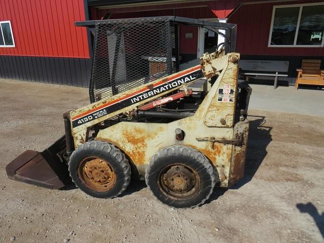 Image of International Harvester 4130 equipment image 3