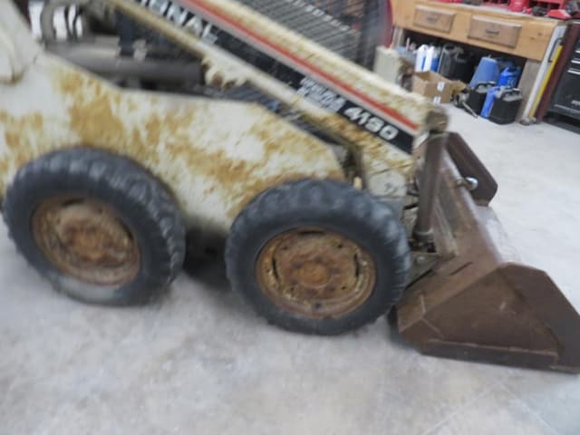 Image of International Harvester 4130 equipment image 1