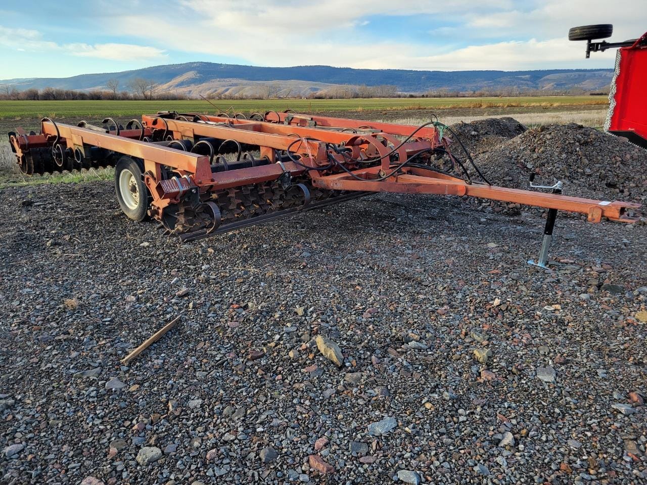 International Harvester 415 Equipment Image0