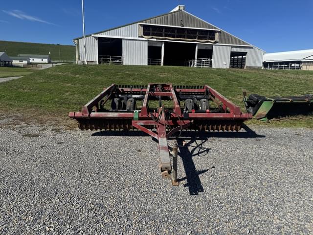 Image of International Harvester 415 equipment image 1