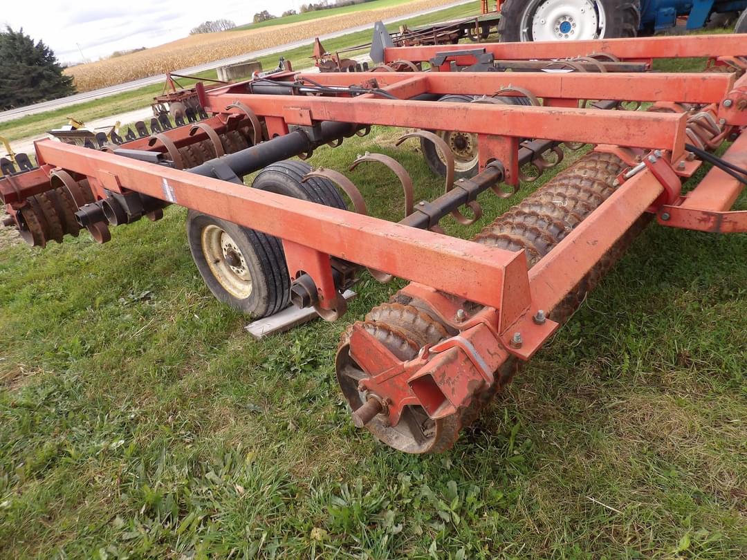 Image of International Harvester 415 Image 0