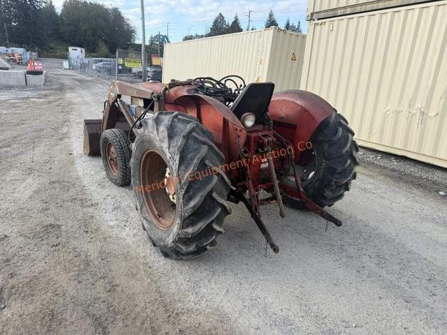 Image of International Harvester 424 equipment image 3
