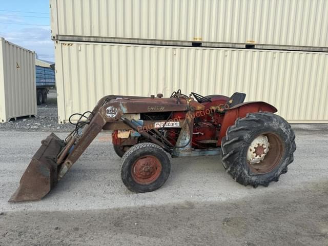 Image of International Harvester 424 equipment image 1