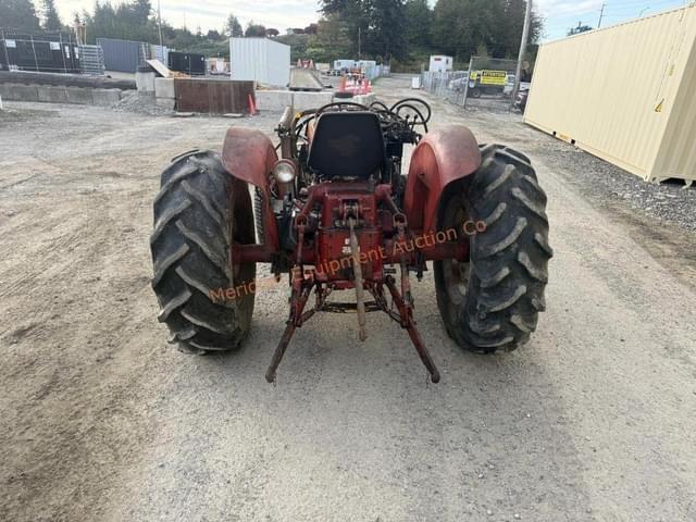 Image of International Harvester 424 equipment image 4