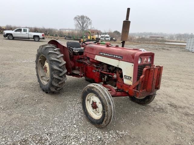 International Harvester 424 Equipment Image0