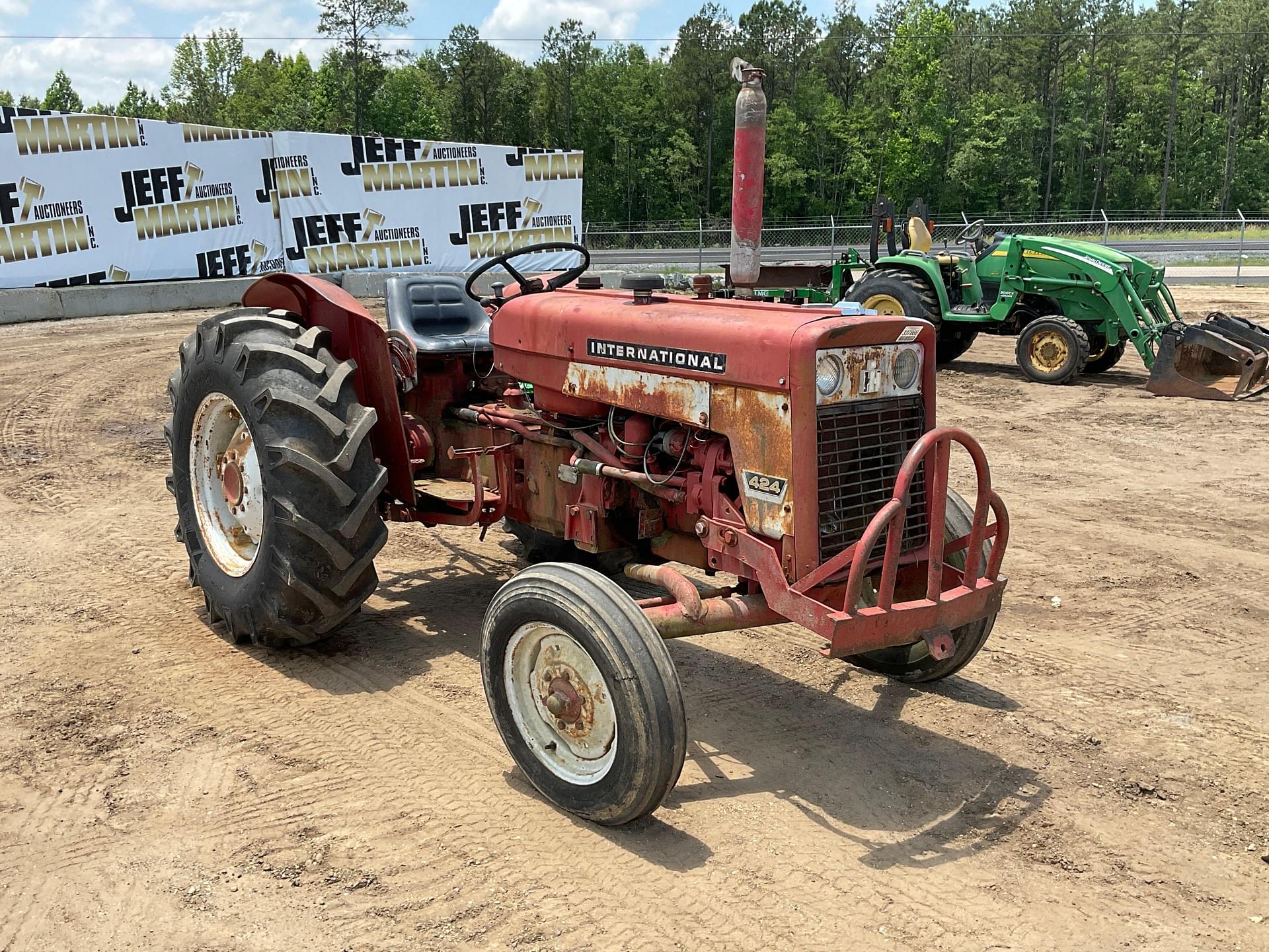 International Harvester 424 Tractors 40 to 99 HP for Sale | Tractor Zoom