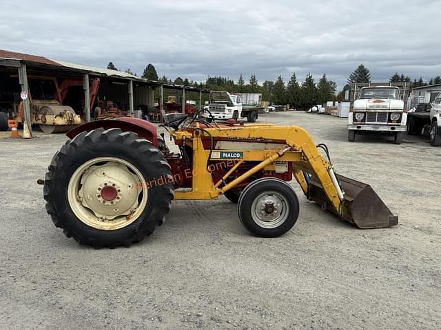 Image of International Harvester 424 equipment image 4