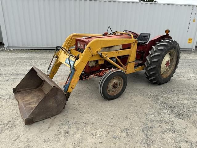 Image of International Harvester 424 equipment image 2