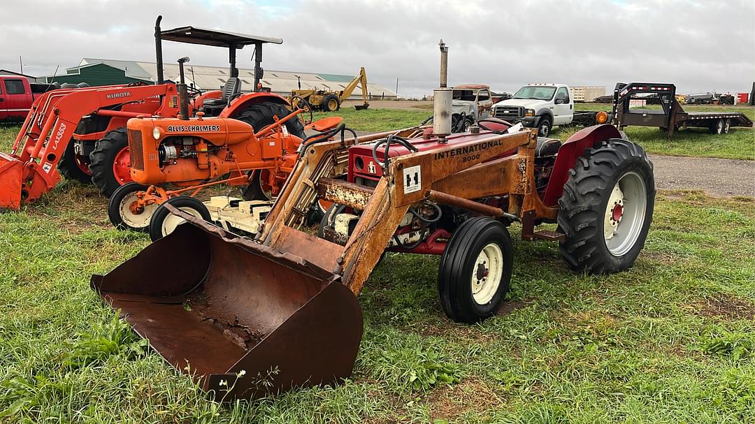 Image of International Harvester 424 Primary image