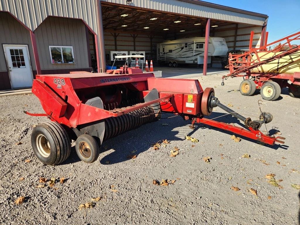 International Harvester 428T Equipment Image0