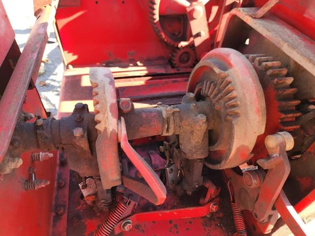 Image of International Harvester 428T equipment image 4