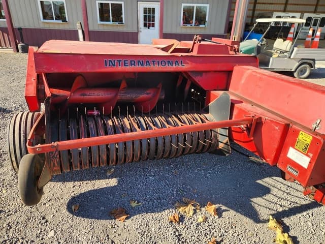 Image of International Harvester 428T equipment image 2