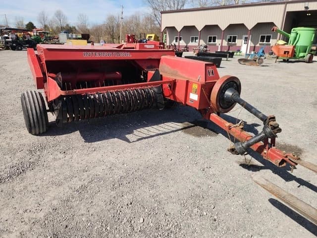 Image of International Harvester 428T equipment image 2