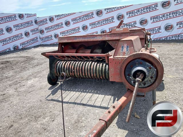 Image of International Harvester 428T equipment image 1