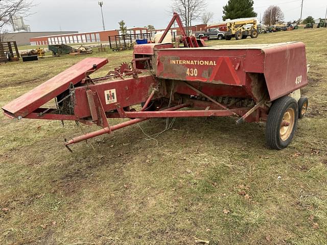 Image of International Harvester 430 equipment image 2