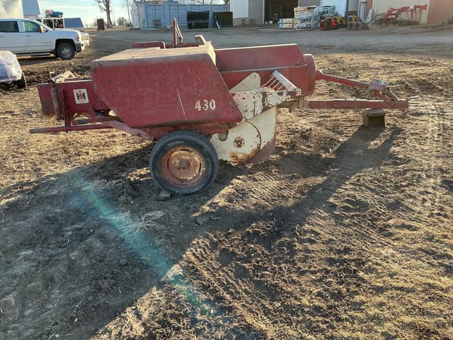 Image of International Harvester 430 equipment image 2