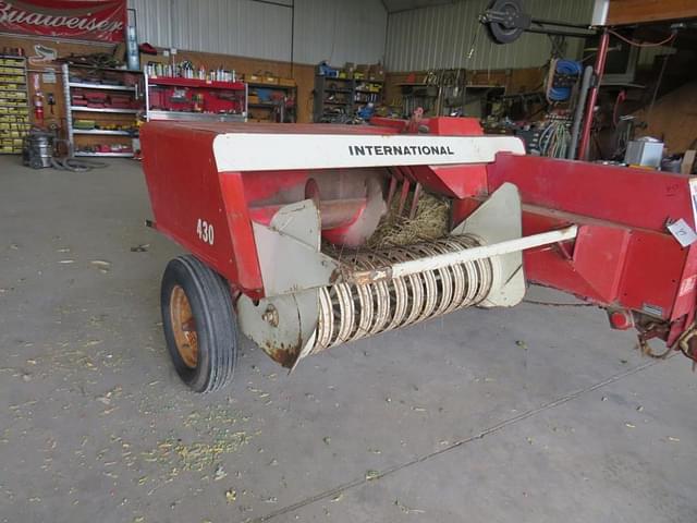 Image of International Harvester 430 equipment image 1