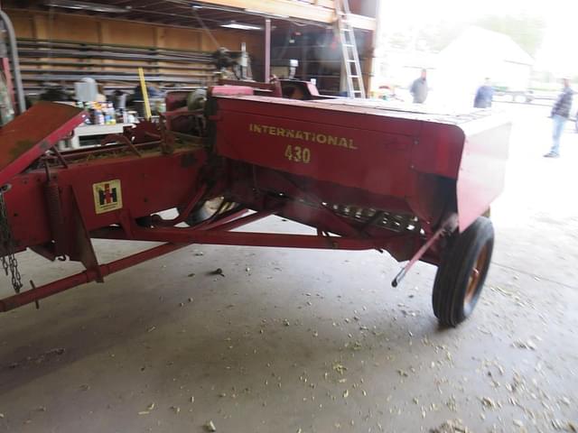 Image of International Harvester 430 equipment image 3