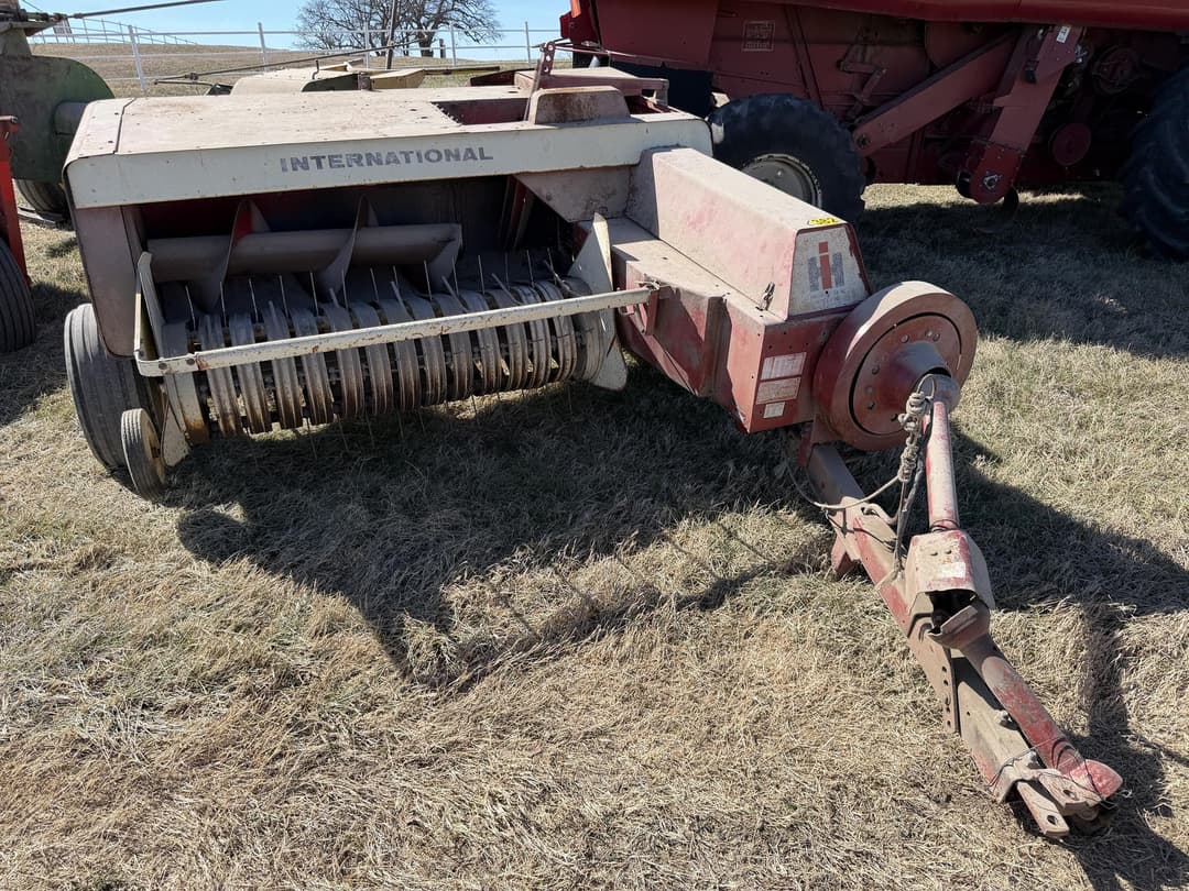 Image of International Harvester 430 Image 0