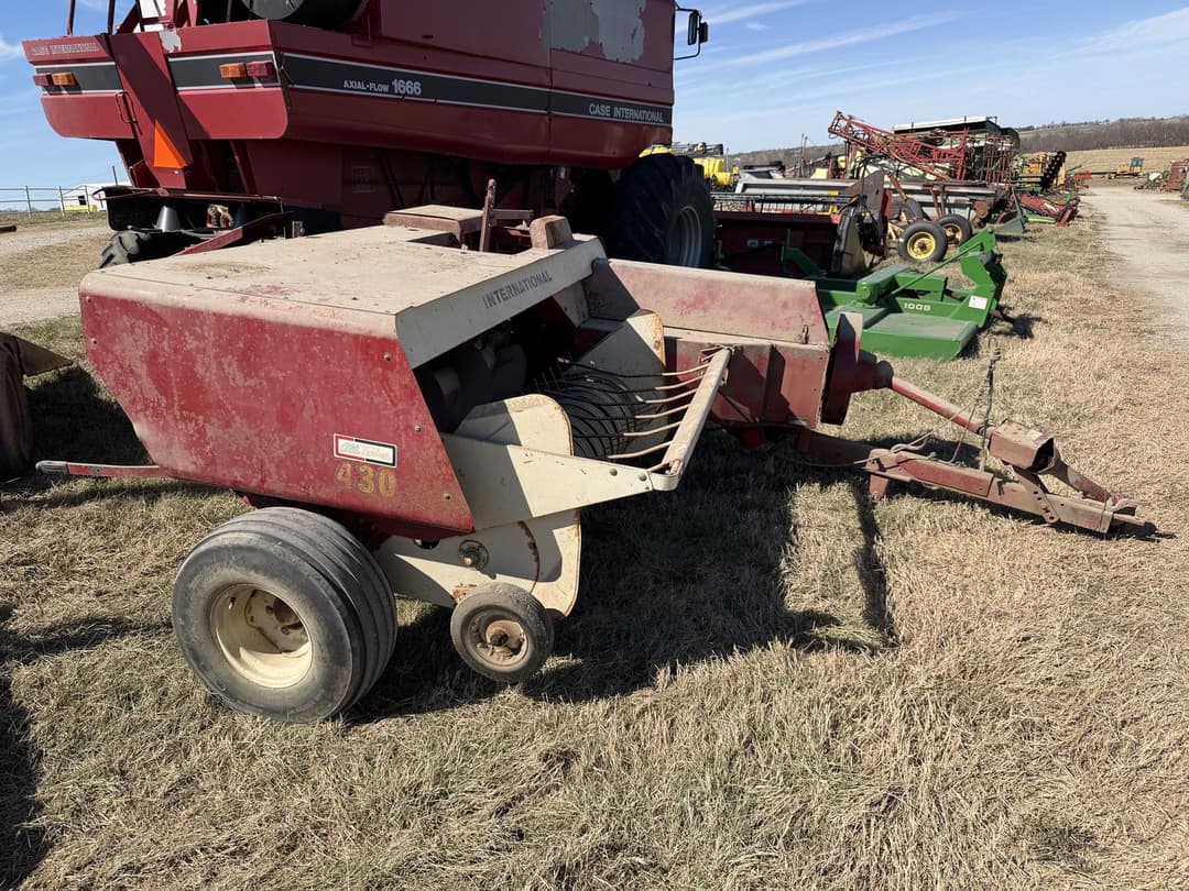 Image of International Harvester 430 Image 1