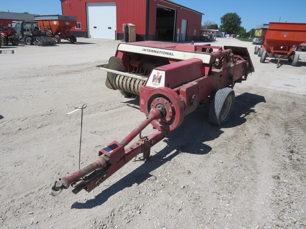 Image of International Harvester 430 Image 0