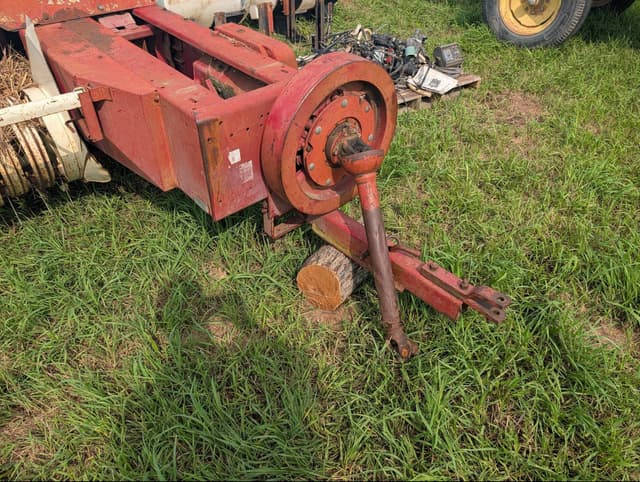 Image of International Harvester 430 equipment image 2
