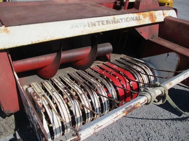 Image of International Harvester 430 equipment image 2
