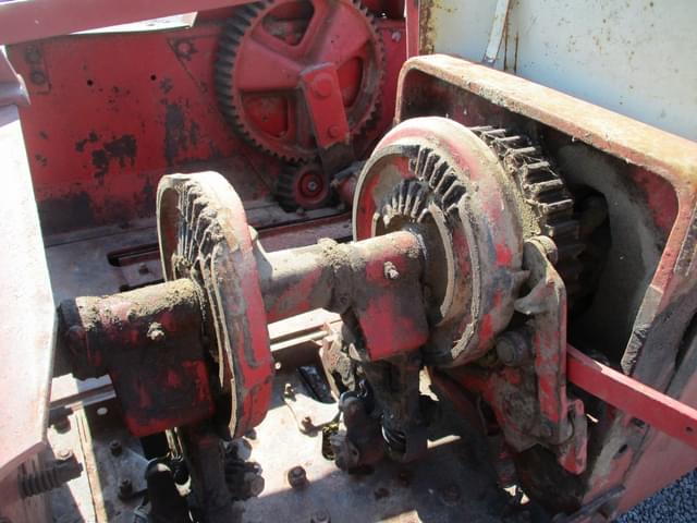 Image of International Harvester 430 equipment image 4