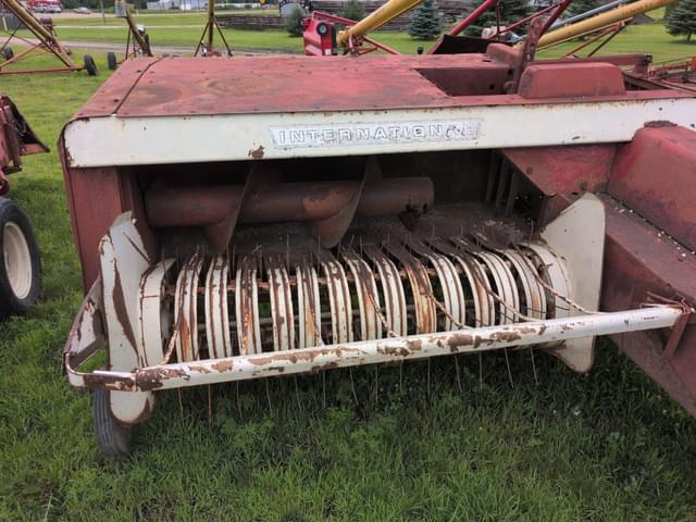 Image of International Harvester 430 equipment image 2