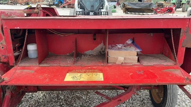 Image of International Harvester 430 equipment image 4