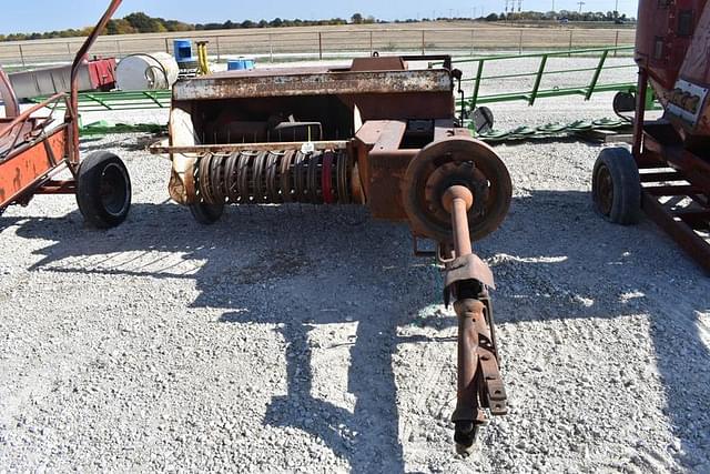 Image of International Harvester 430 equipment image 1